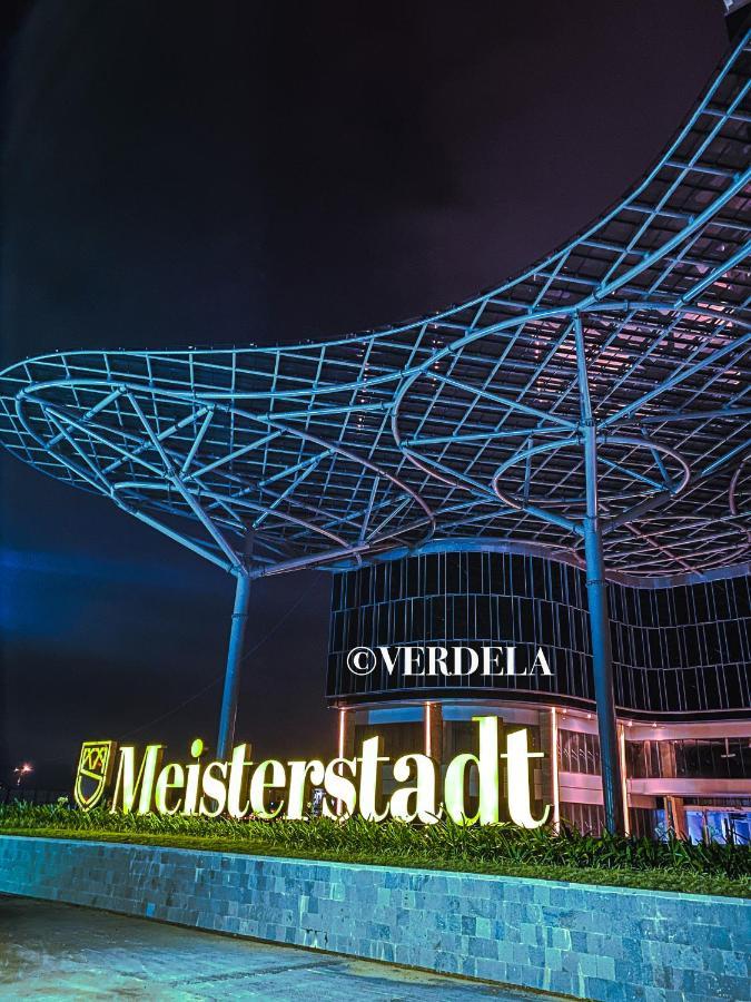 Verdela Pollux Meisterstadt Batam Apartement Dış mekan fotoğraf