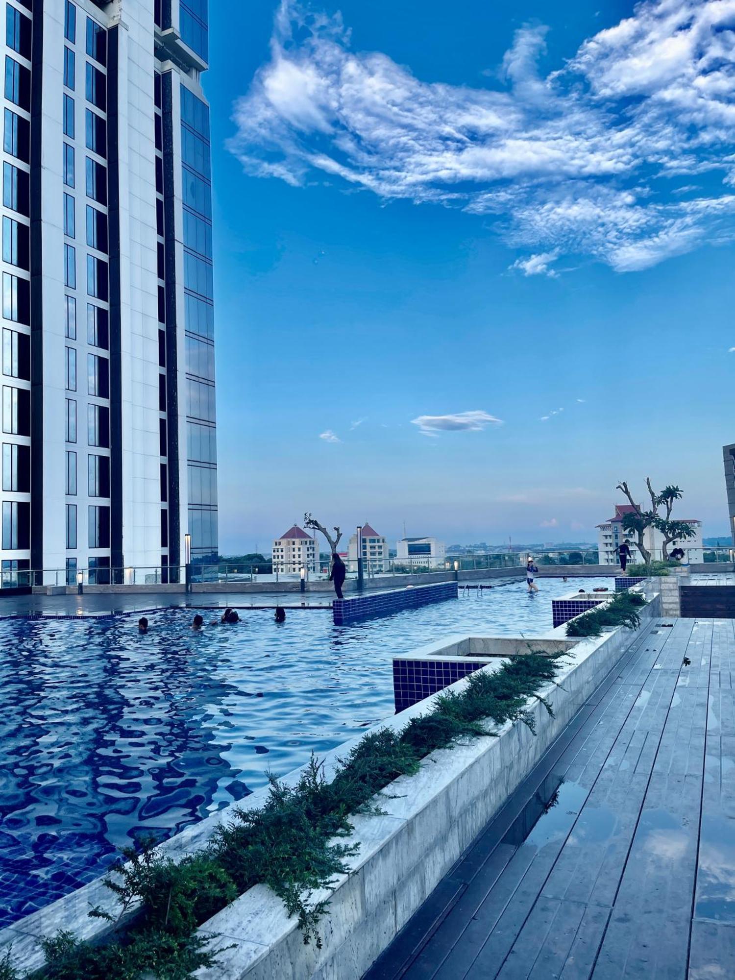 Verdela Pollux Meisterstadt Batam Apartement Dış mekan fotoğraf